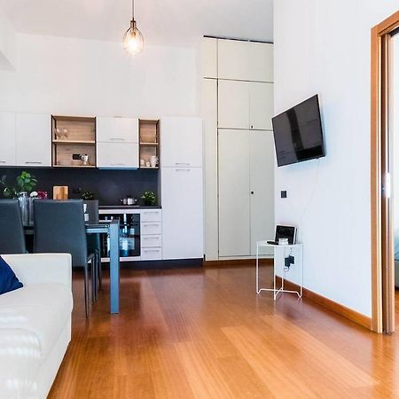 Hintown Duomo Via Baracchini Apartment Milan Exterior photo