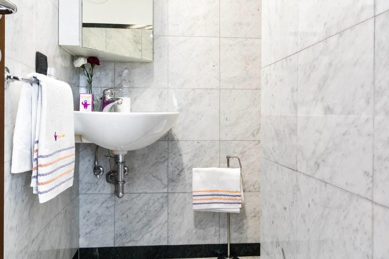 Hintown Duomo Via Baracchini Apartment Milan Exterior photo