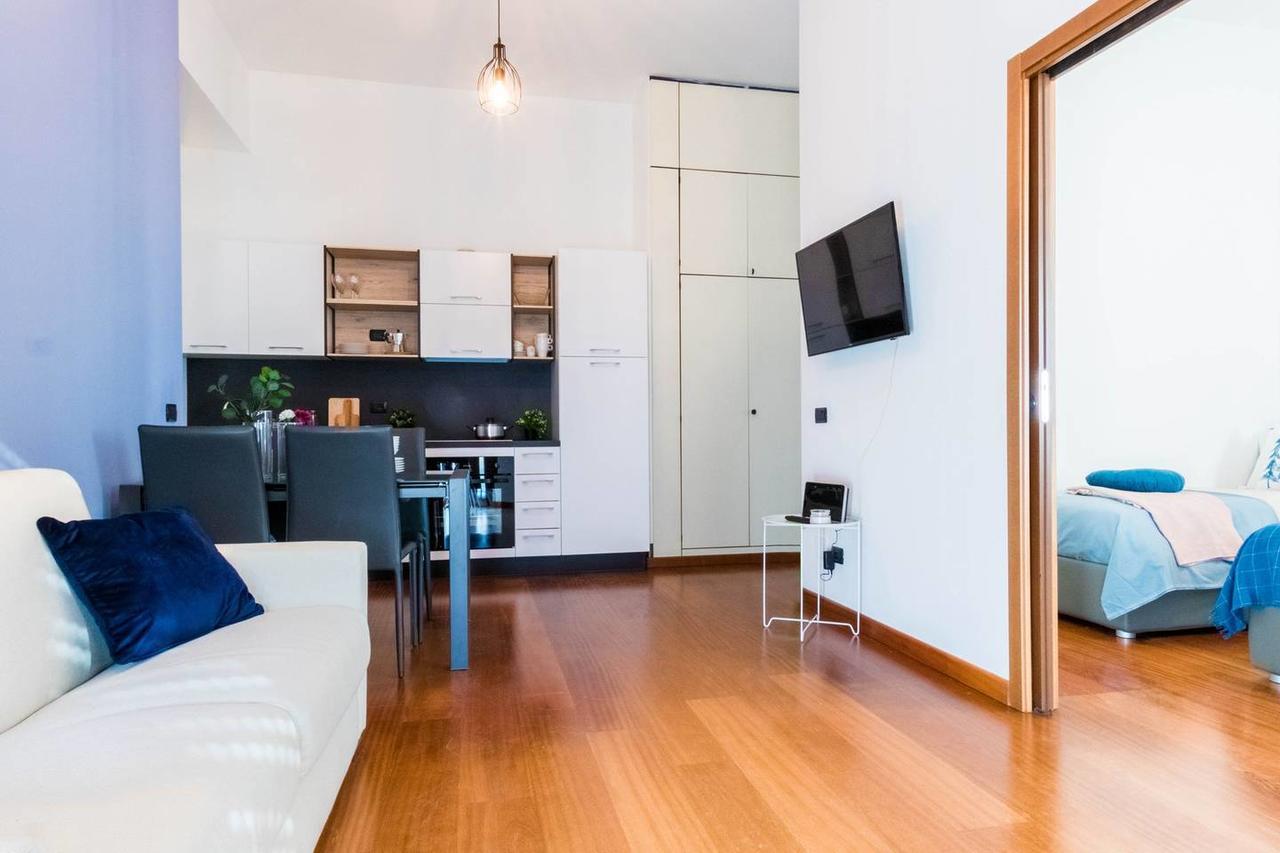 Hintown Duomo Via Baracchini Apartment Milan Exterior photo